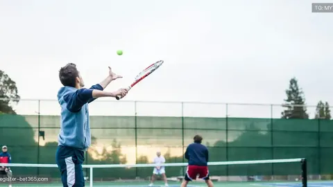 德甲赛场：哈维精准传球成就塞斯科头球进球